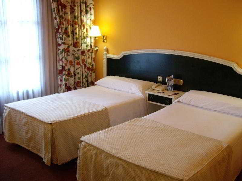 Tryp Bilbao Sondika Hotel الغرفة الصورة